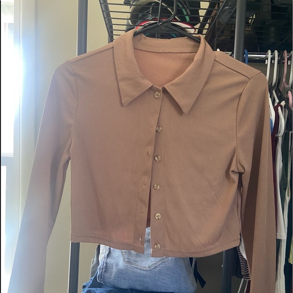 Crop top button up . Small . Nude color - Picture 1 of 1